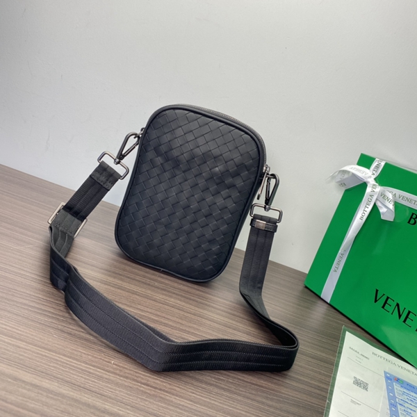 ボッテガヴェネタバッグ側面デザイン